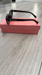 Miu Miu Μαύρα Cat-Eye Γυαλιά Ηλίου