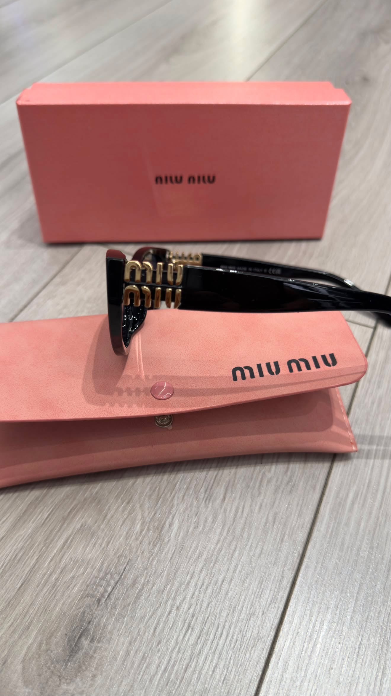 Miu Miu Μαύρα Cat-Eye Γυαλιά Ηλίου