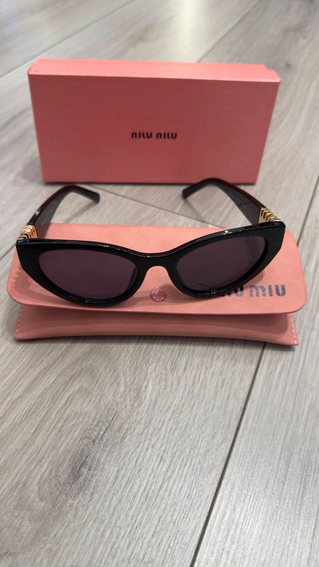 Miu Miu Μαύρα Cat-Eye Γυαλιά Ηλίου
