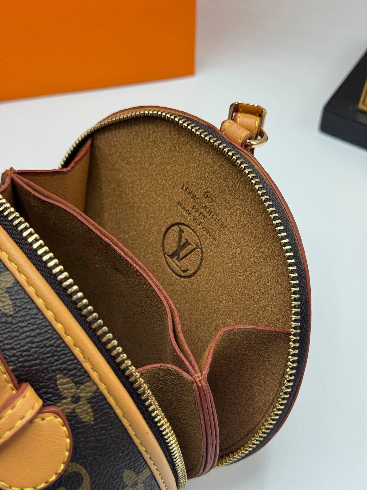 Louis Vuitton Mini Round Monogram