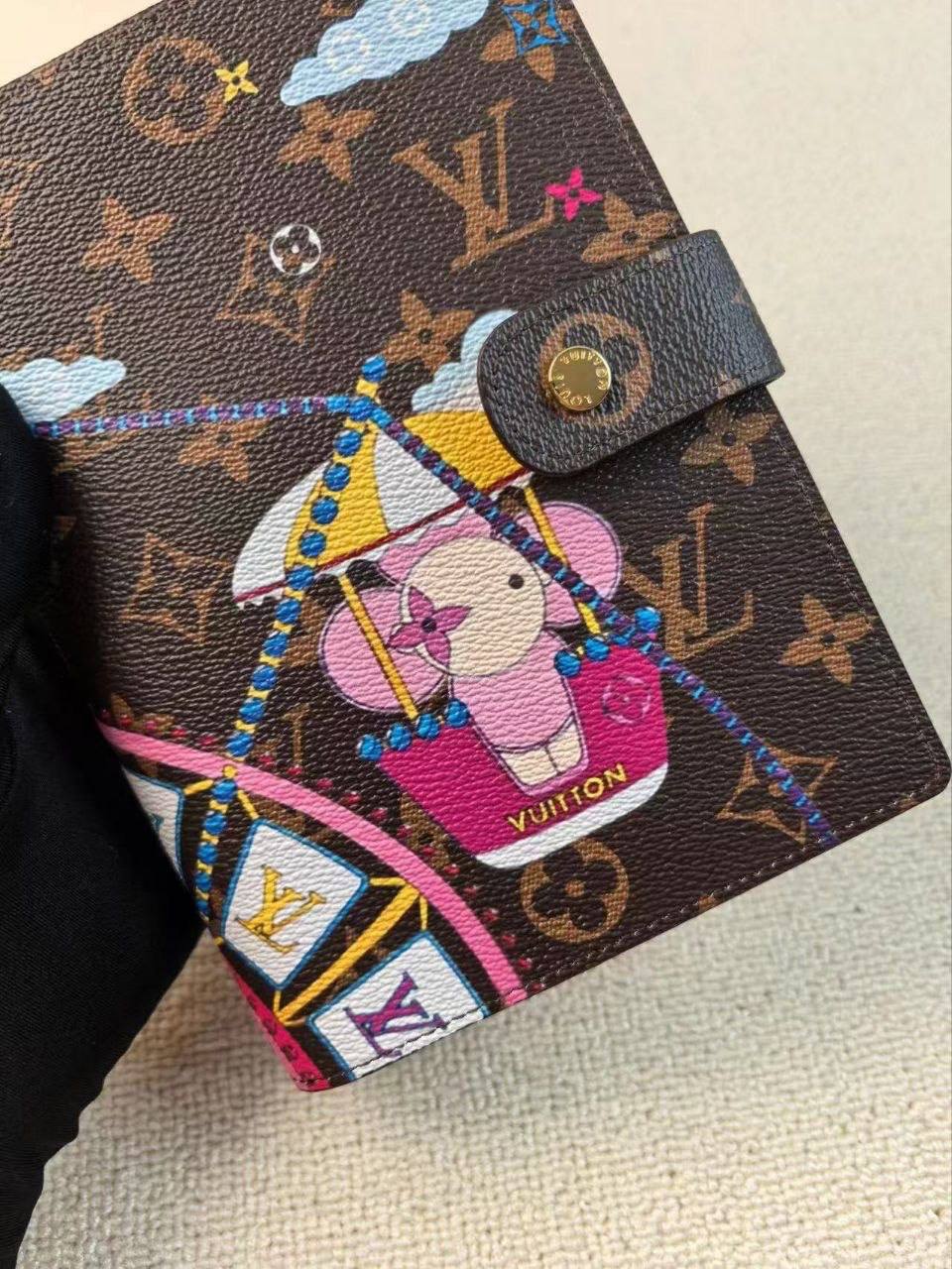 Louis Vuitton Δερμάτινη Ατζέντα – Genuine Leather Planner