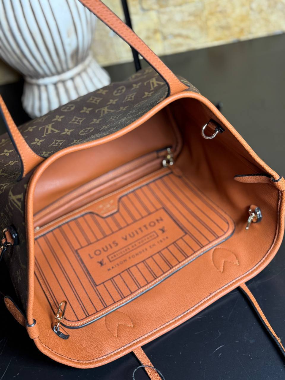 Louis Vuitton Inside Out Tote με pouch