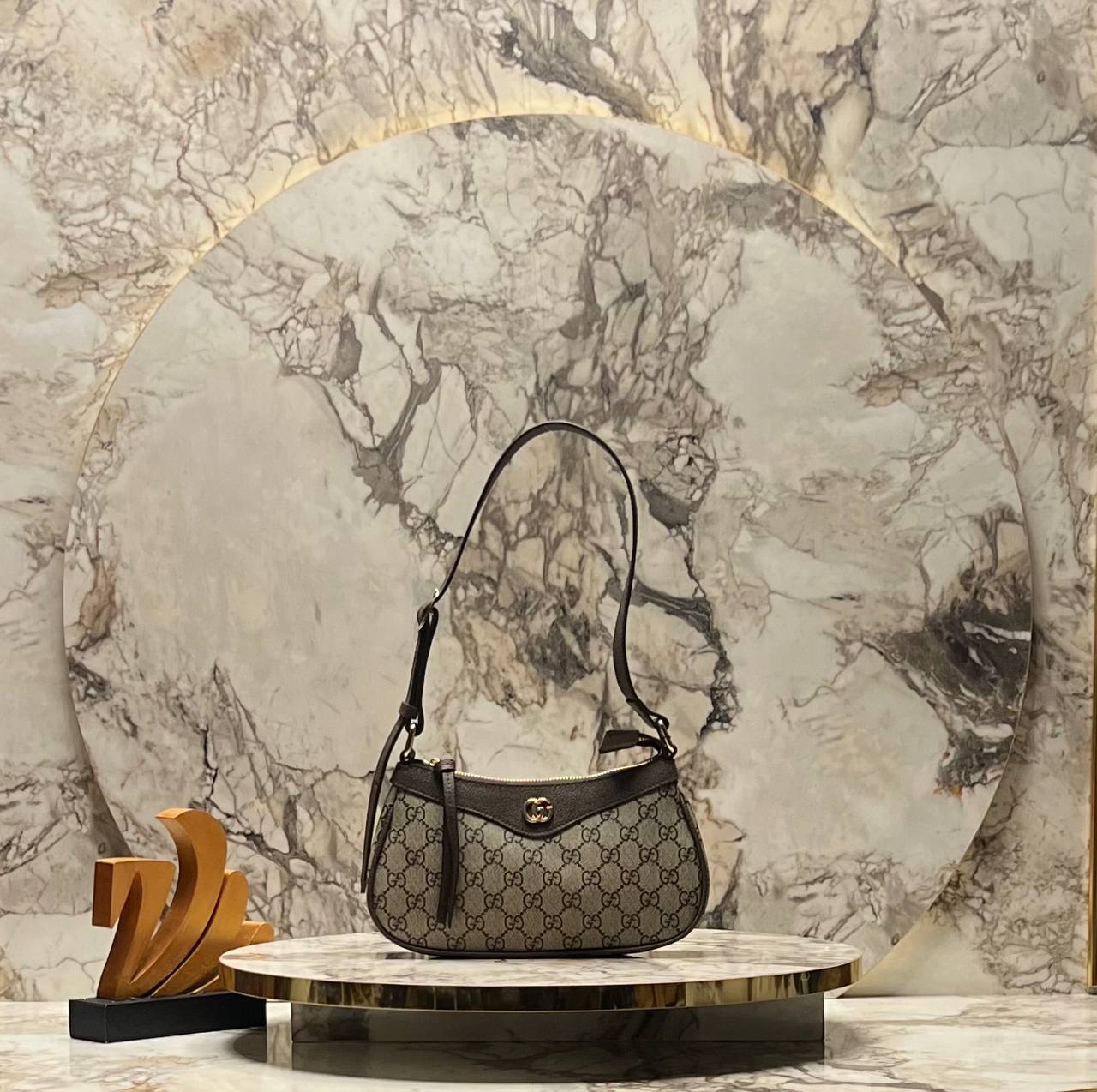 Gucci GG Mini Shoulder Bag με λούρι