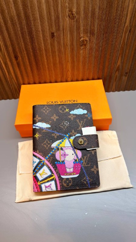 Louis Vuitton Δερμάτινη Ατζέντα – Genuine Leather Planner