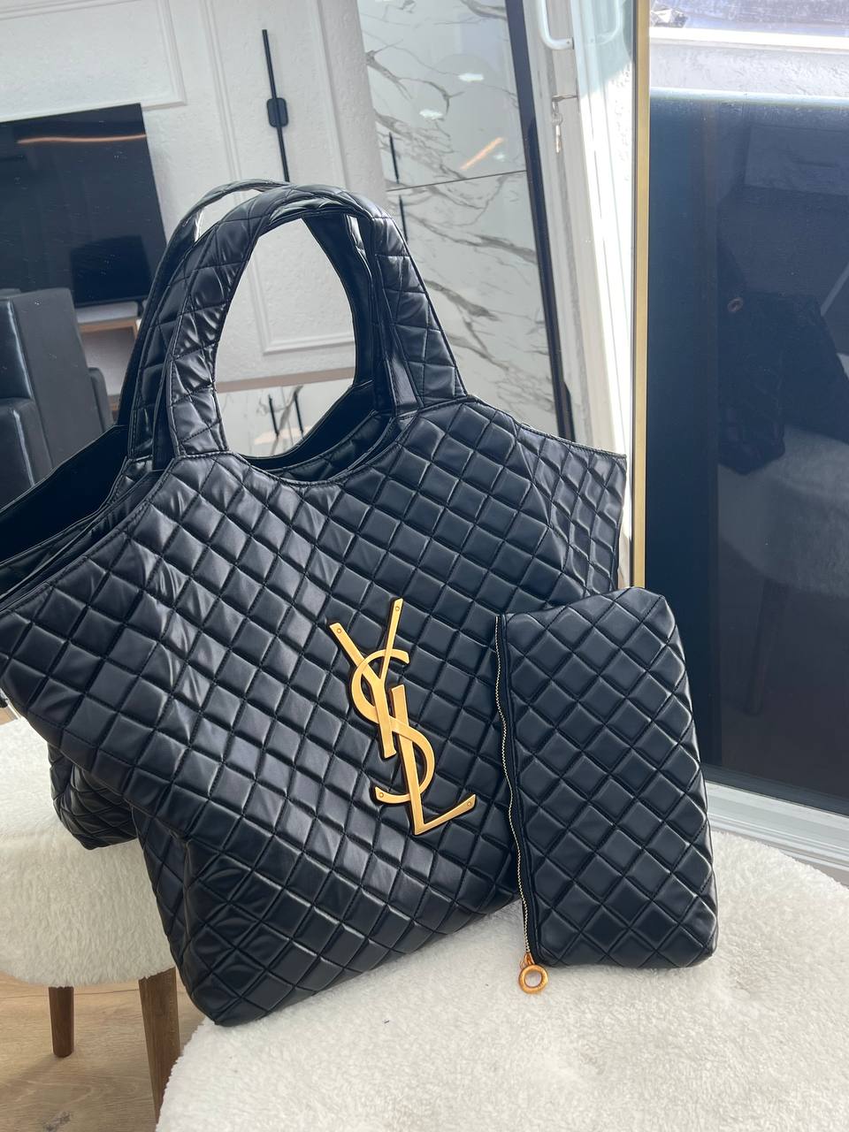 Saint Laurent Icare Maxi Μαύρη Καπιτονέ Τσάντα