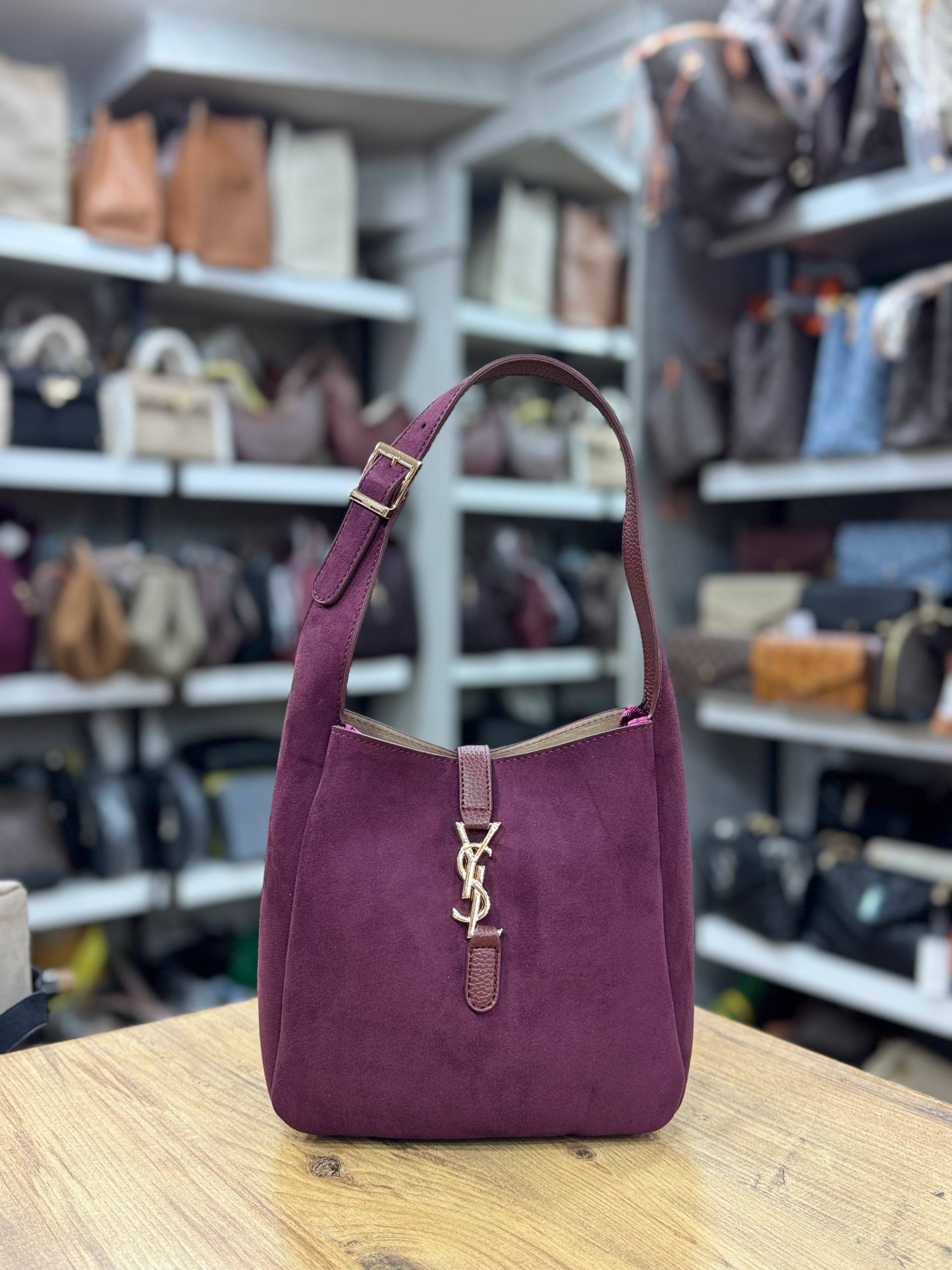 YSL Saint Laurent LE 5 À 7 supple Suede με Νεσεσέρ – Μπορντό