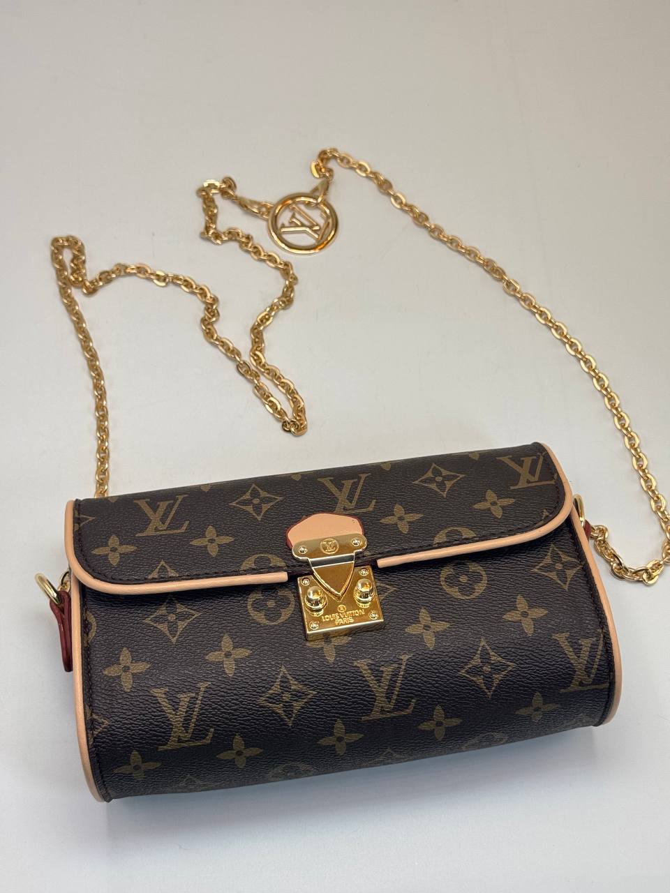 Louis Vuitton Pochette Camille Monogram