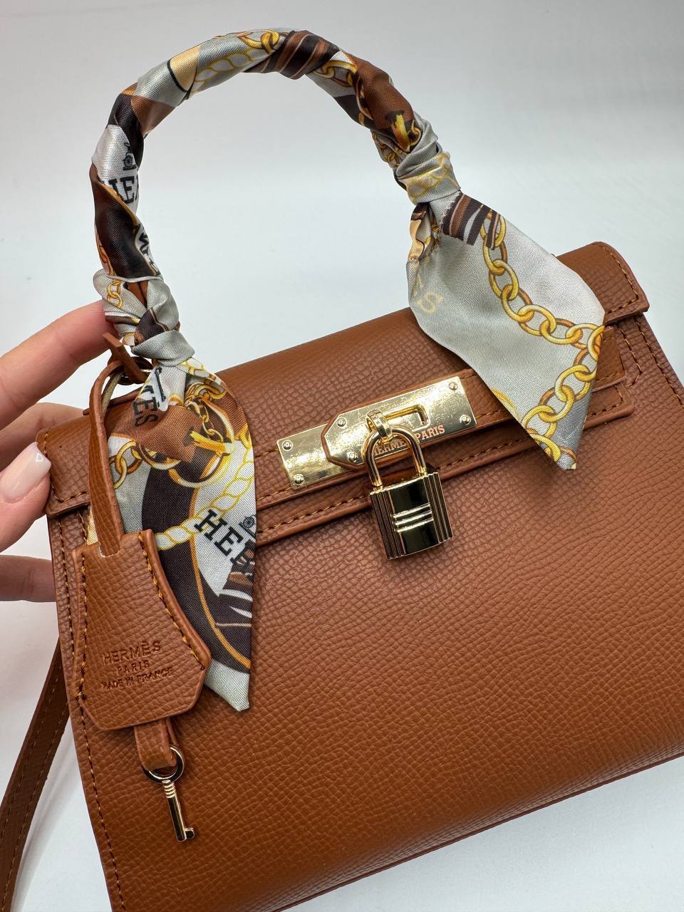 Hermès Mini Kelly Black Bag με Twilly – Καφέ