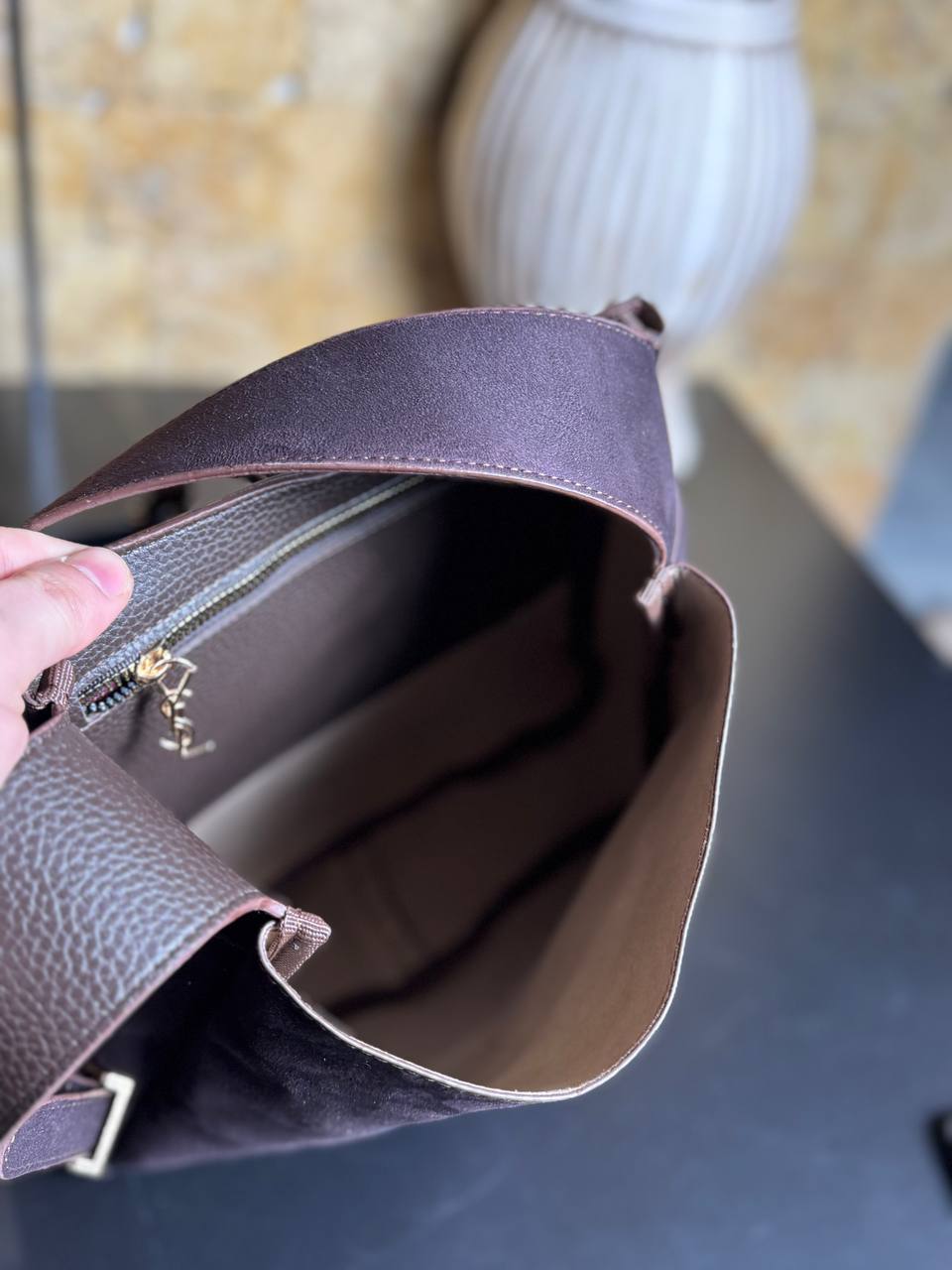 YSL Saint Laurent LE 5 À 7 supple small Suede με Νεσεσέρ – Καφέ Σοκολατί