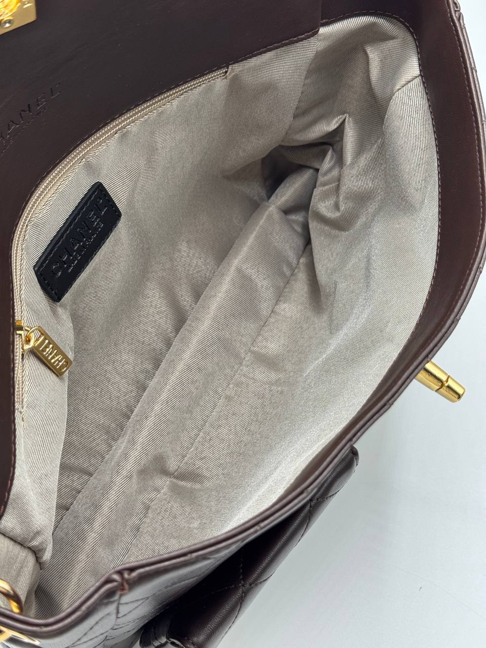 Chanel Supple Twins Hobo καπιτονέ τσάντα με δύο μπροστινές τσέπες