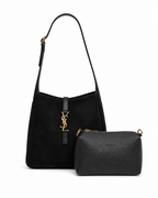 YSL Saint Laurent LE 5 À 7 supple Suede με Νεσεσέρ – Μαύρη