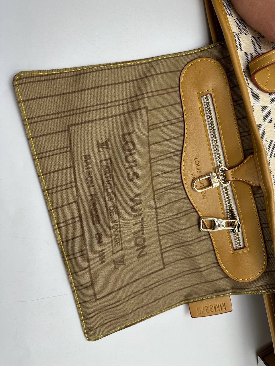 Louis Vuitton Neverfull Light Denim λεπτομέρεια