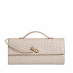 Bottega Veneta Andiamo μπεζ κεντραρισμένη σε λευκό φόντο