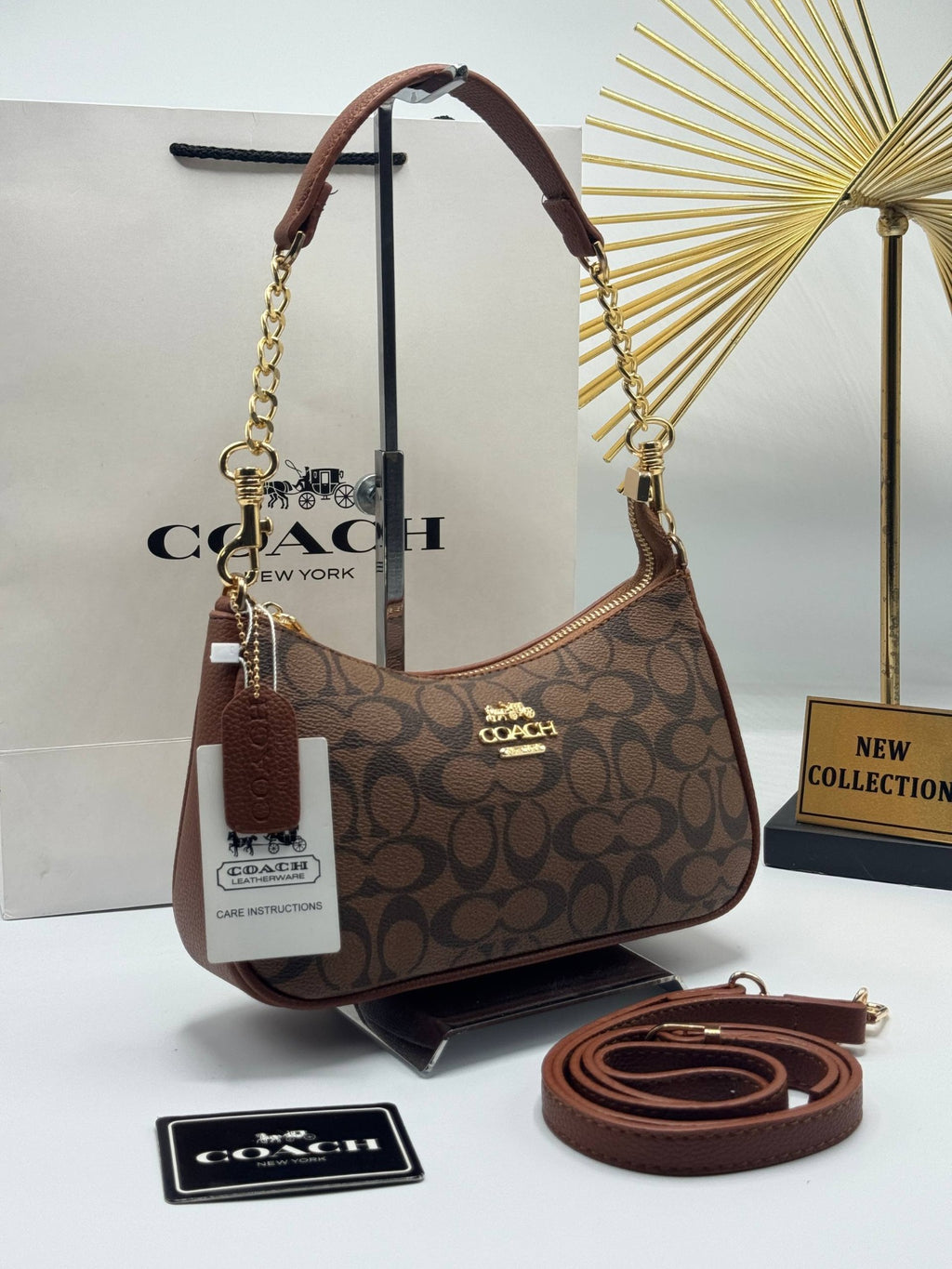 Coach Teri Shoulder Bag σκούρο καφέ Signature με αποσπώμενο λουρί