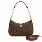 Coach Teri Shoulder Bag σκούρο καφέ Signature σε λευκό φόντο