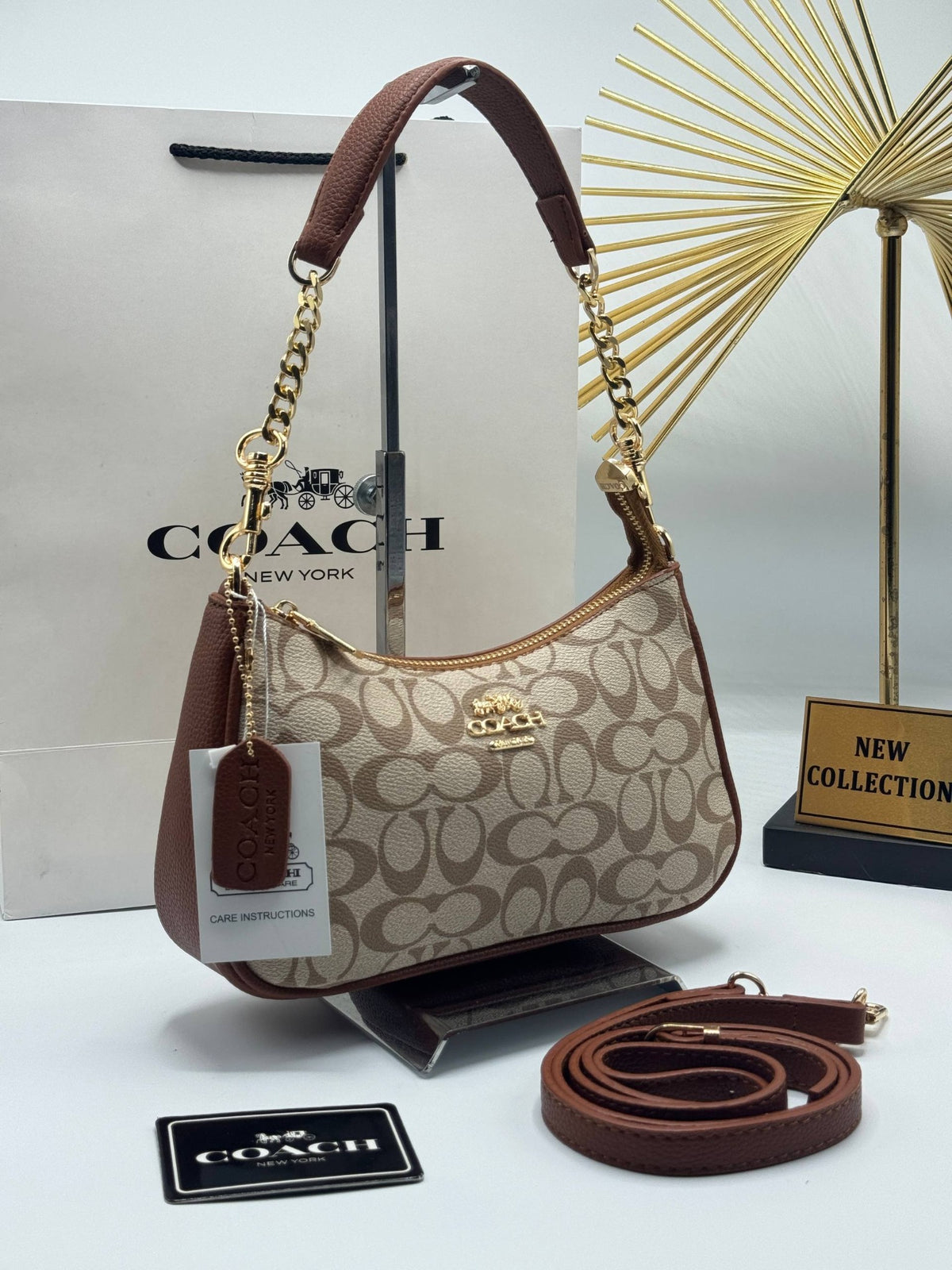 Coach Teri Shoulder Bag καφέ μπεζ Signature με αποσπώμενο λουρί