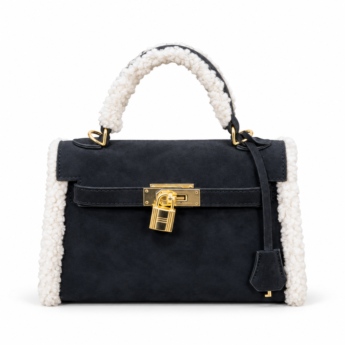 Hermès Mini Kelly μαύρη με λευκή επένδυση σε λευκό φόντο