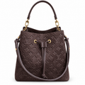 Louis Vuitton καφέ πουγκί – λευκό φόντο