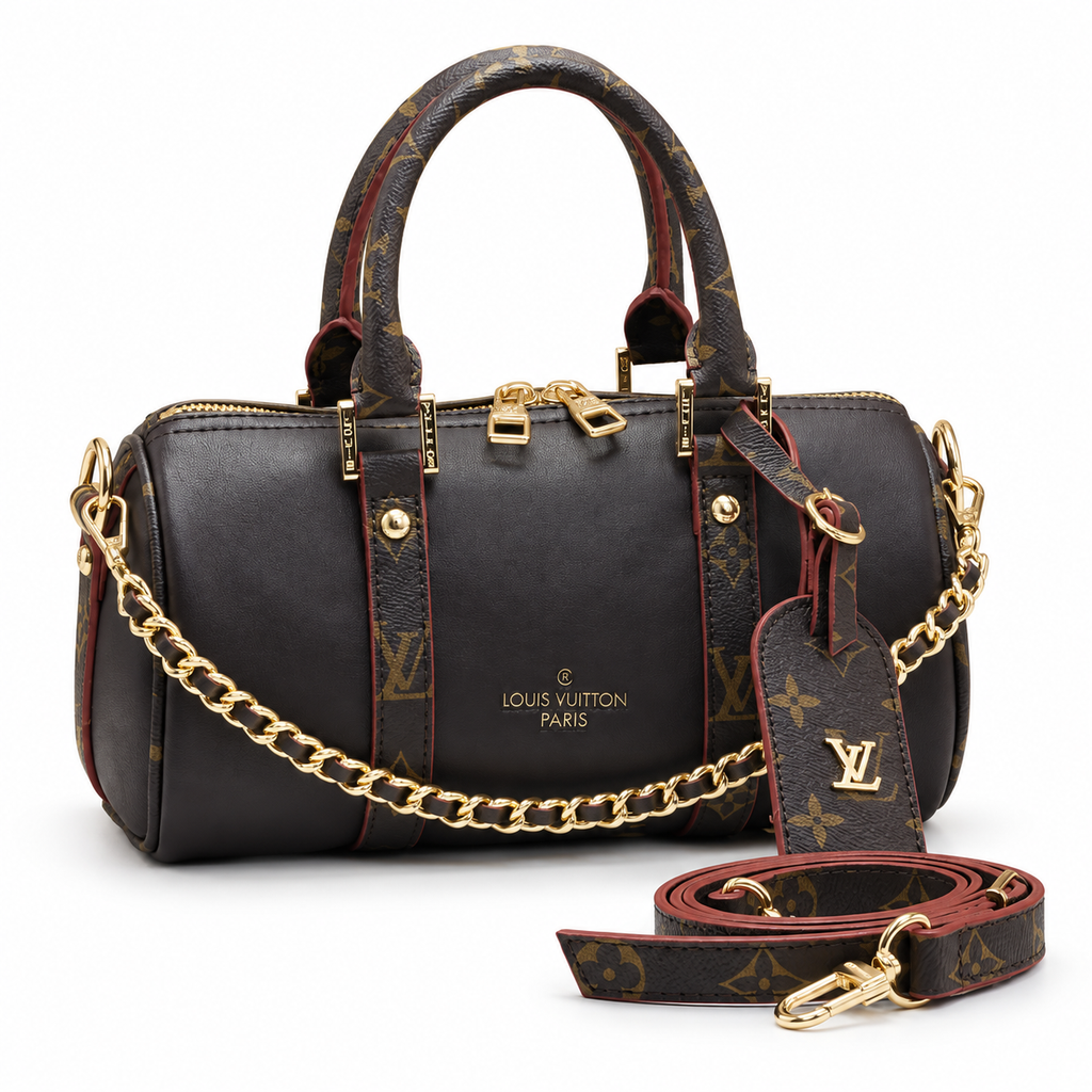 Louis Vuitton Keepall με χρυσή αλυσίδα σε λευκό φόντο