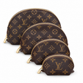 Louis Vuitton σετ 4 νεσεσέρ – λευκό φόντο
