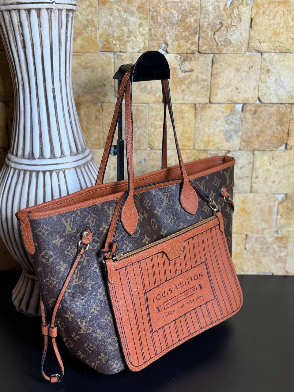 Louis Vuitton Neverfull Inside Out με monogram και pouch