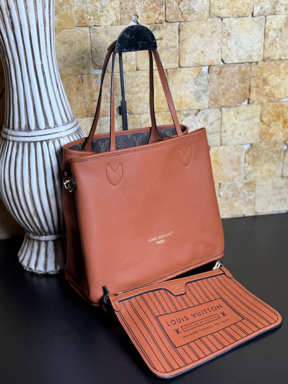 Louis Vuitton Neverfull Inside Out ταμπά όψη και pouch