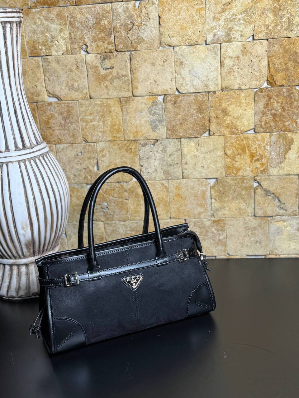 Αρχική φωτογραφία μαύρης Prada Bonnie