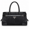 Prada Bonnie μαύρη – λευκό φόντο