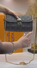 Louis Vuitton Pochette Camille Monogram - White