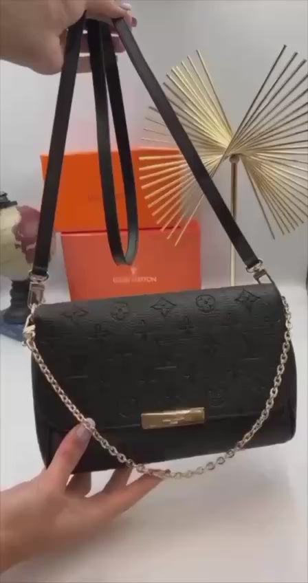 Louis Vuitton Favorite - Monogram