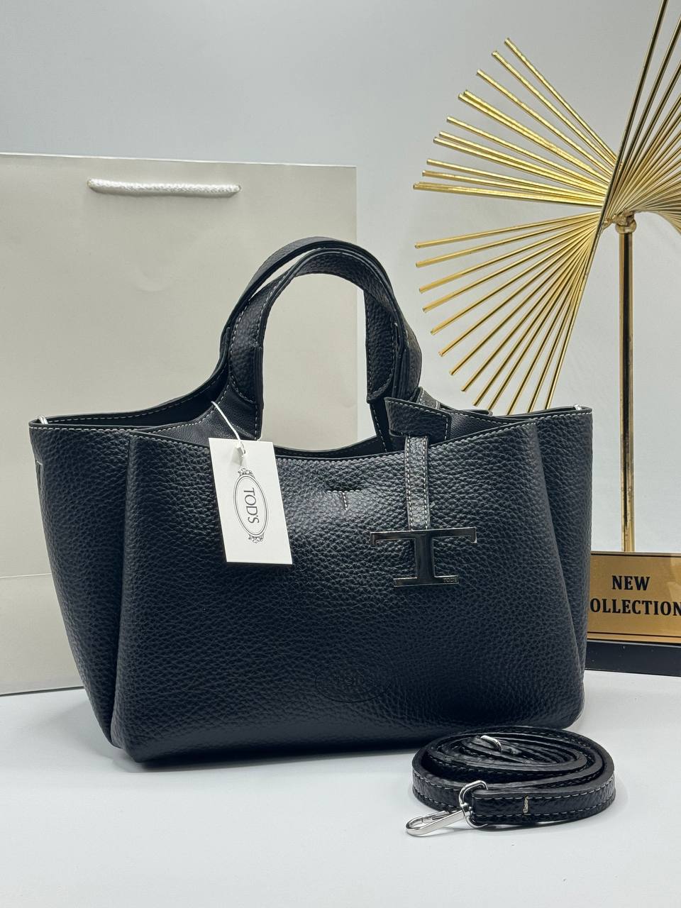 Αρχική φωτογραφία μαύρης Tod’s Tote