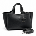 Tod’s Tote τσάντα χειρός με λουράκι σε λευκό φόντο