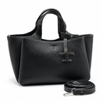 Tod’s Tote τσάντα χειρός με λουράκι σε λευκό φόντο